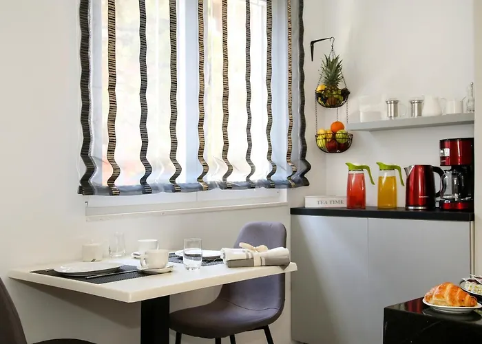 Apartment Dado